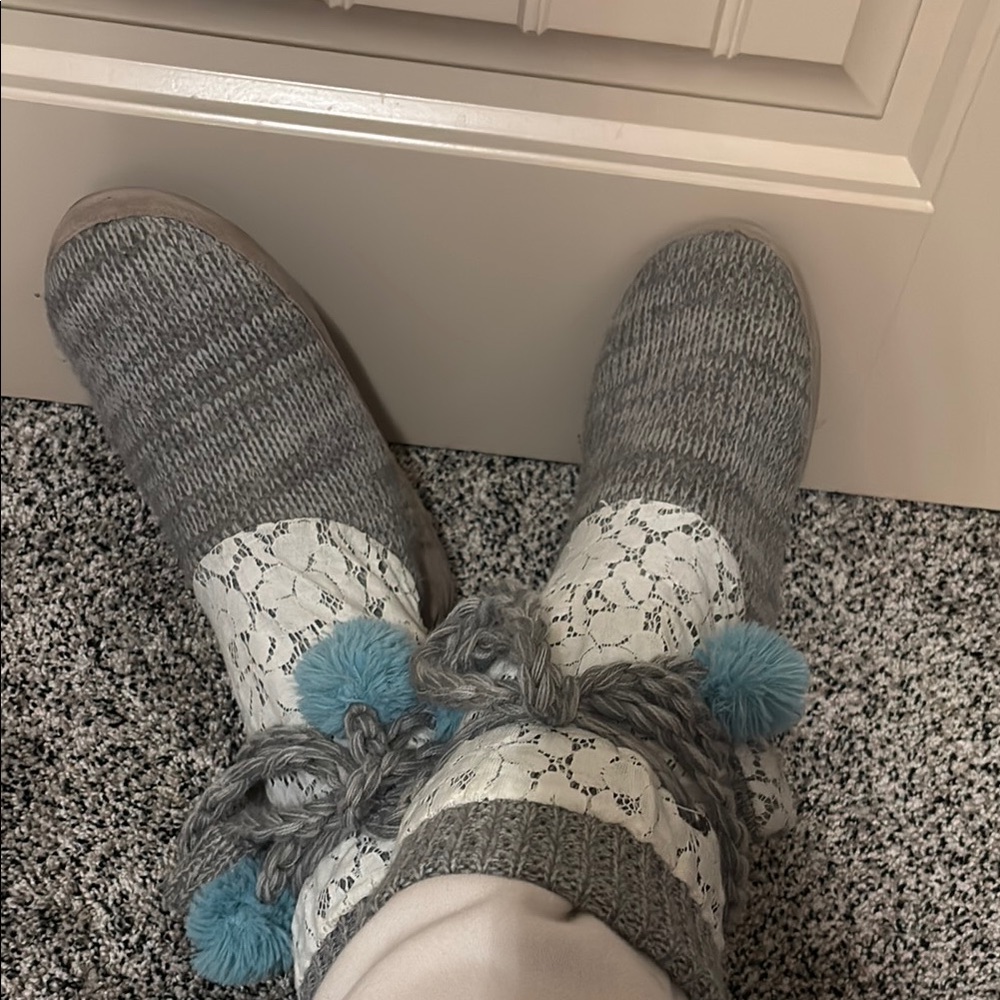 Cozy Gray Knit Boots with Blue Pom Poms